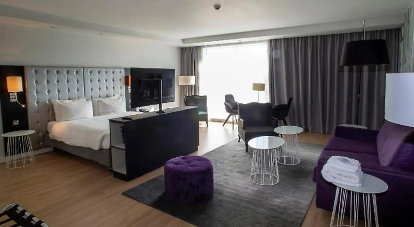 Radisson Blu East Midlands Airport LOUNGE_LOBBY