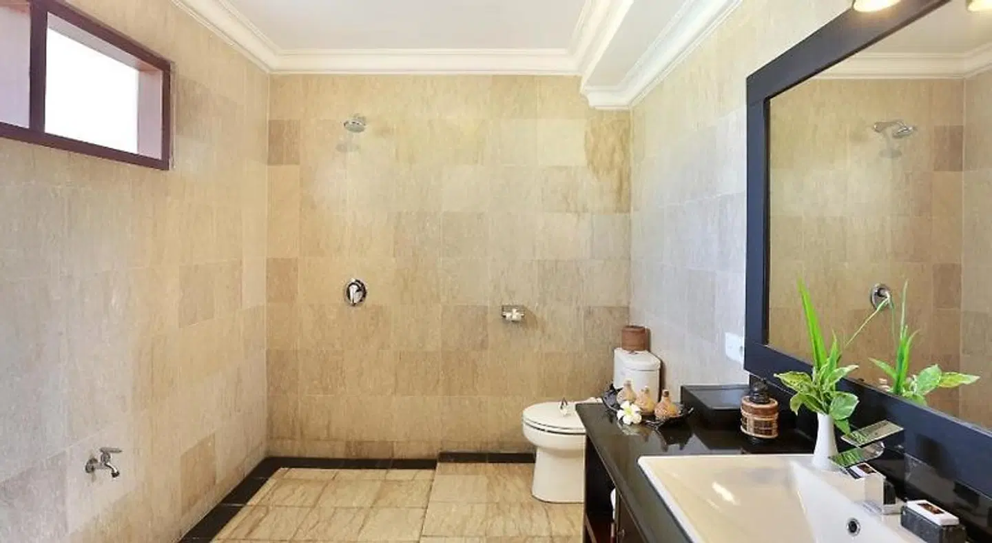 Ombak Sunset Badezimmer