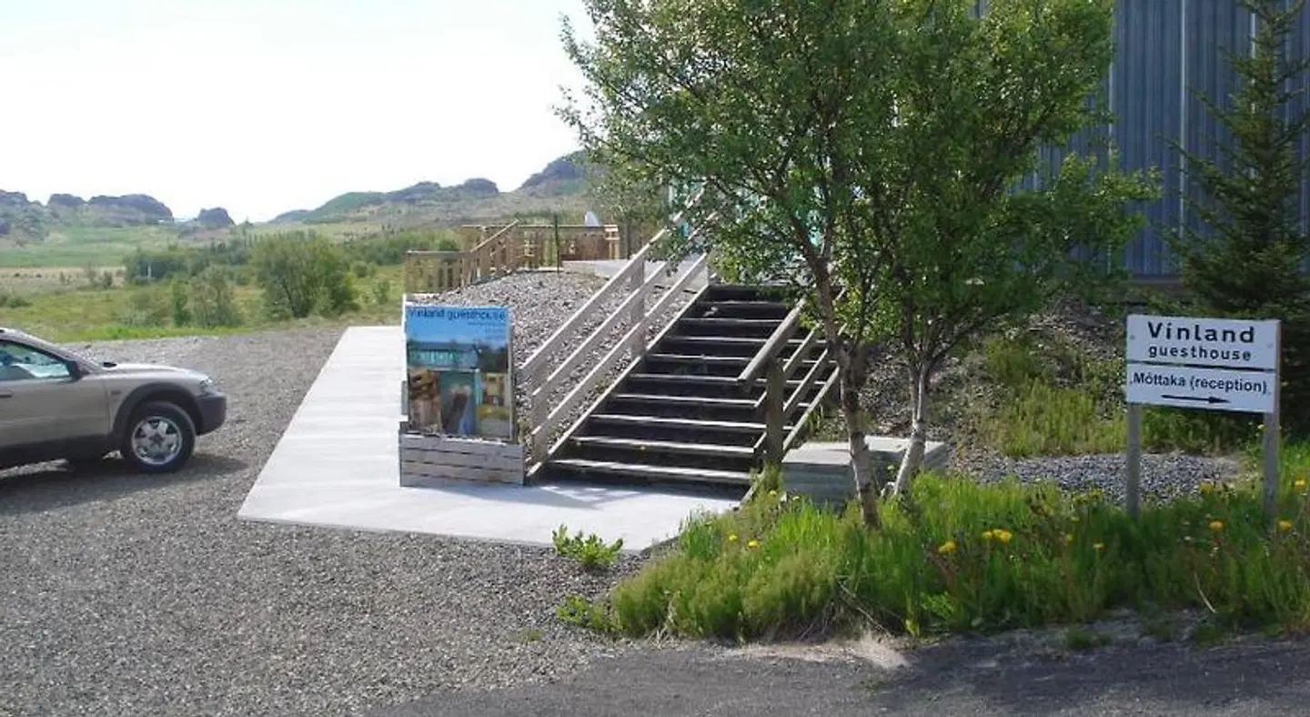Vinland Guesthouse EXTERIOR
