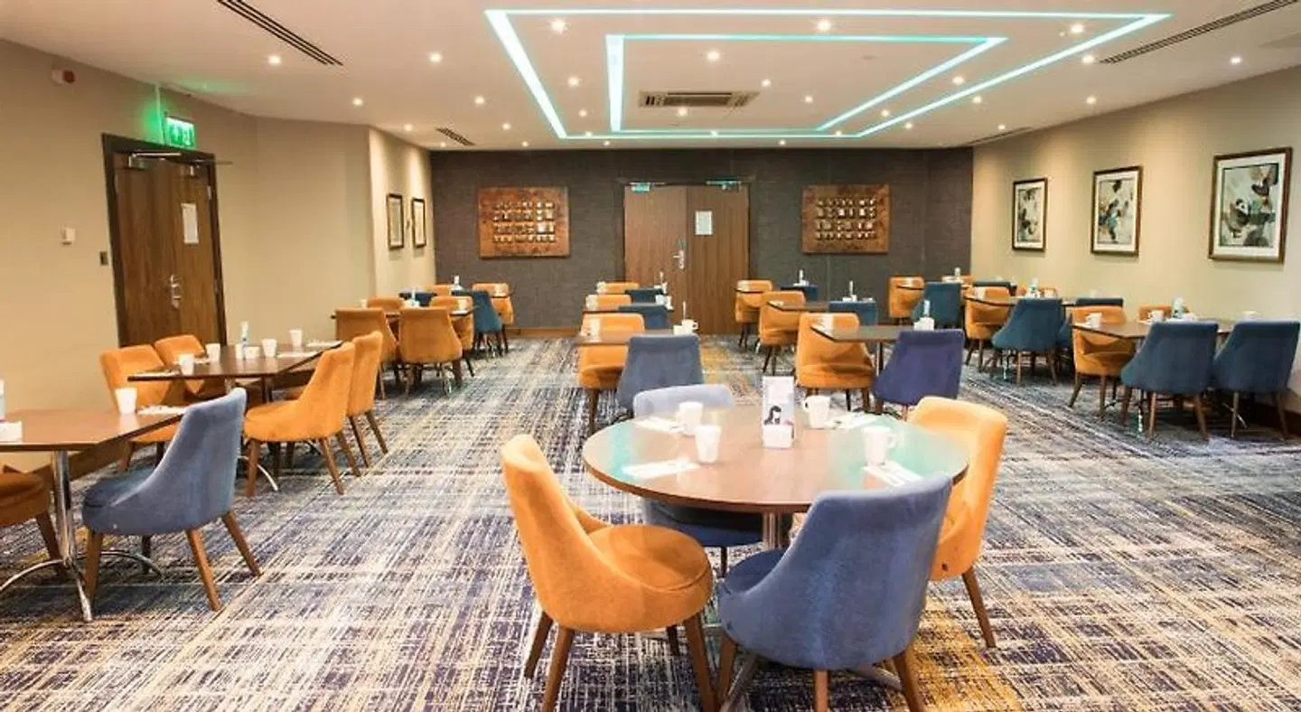 Crowne Plaza London - Gatwick Airport by IHG Konferenz
