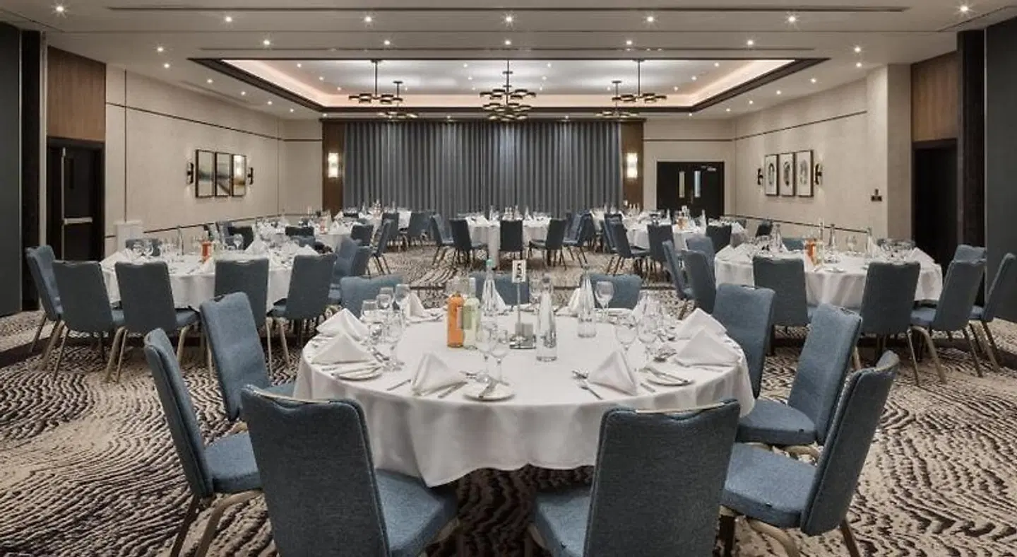 Crowne Plaza London - Gatwick Airport by IHG Restaurant