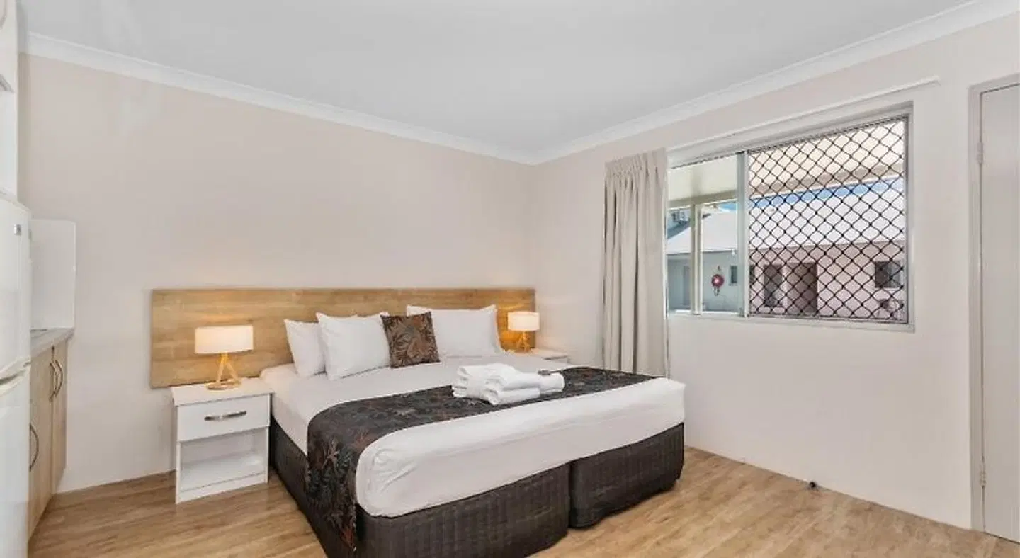 Castle Crest Motel ROOM_EXAMPLE