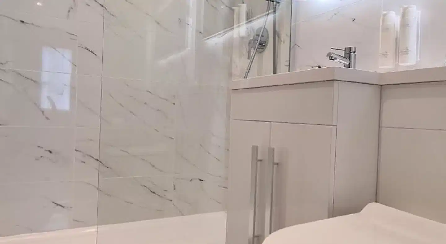 London Lodge Hotel Badezimmer