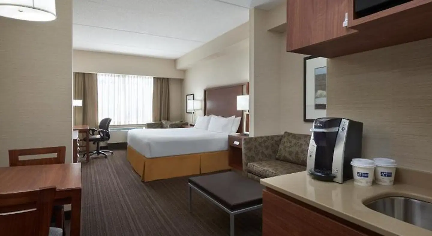 Holiday Inn Express & Suites Vaughan-Southwest by IHG ROOM_EXAMPLE