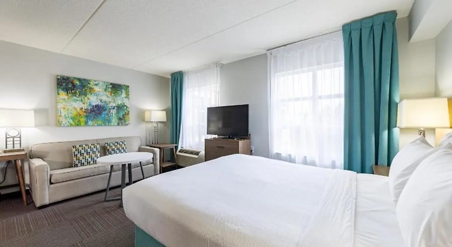 Staybridge Suites Guelph by IHG ROOM_EXAMPLE