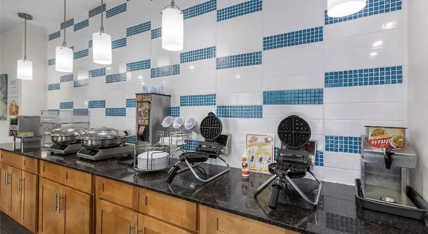 SureStay Plus Hotel by Best Western Niagara Falls East LOUNGE_LOBBY