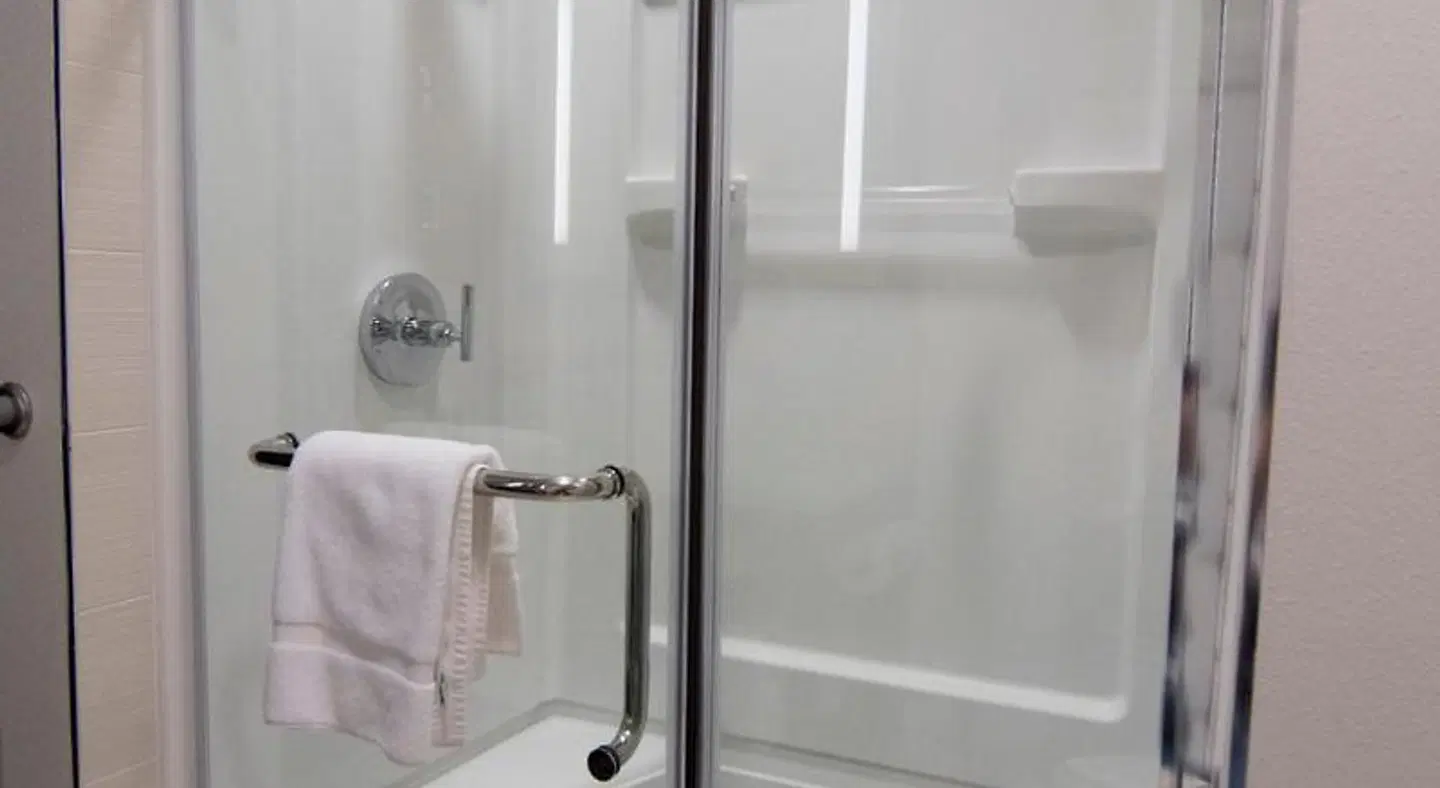 Holiday Inn Sarasota-Airport Badezimmer