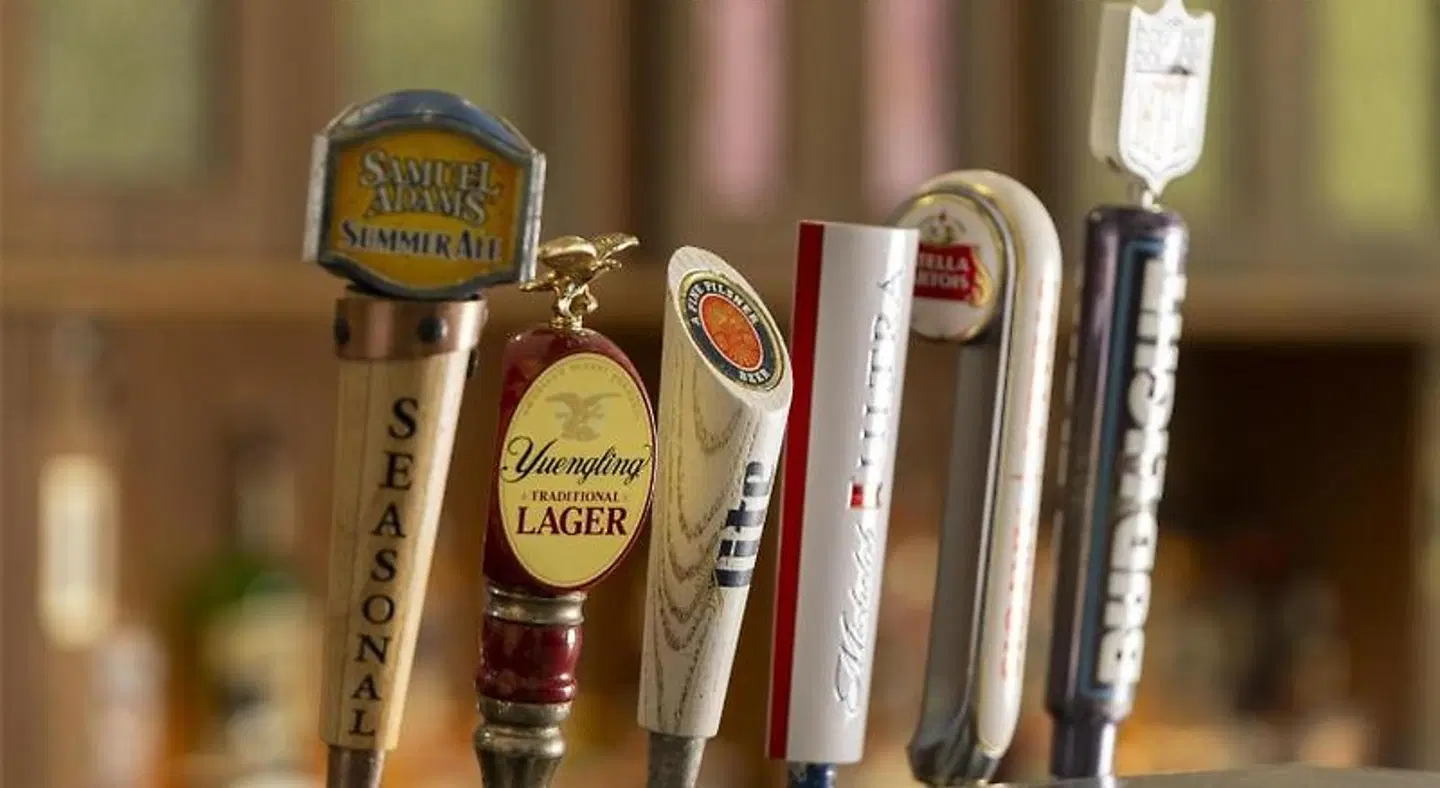 Holiday Inn Sarasota-Airport EXTERIOR