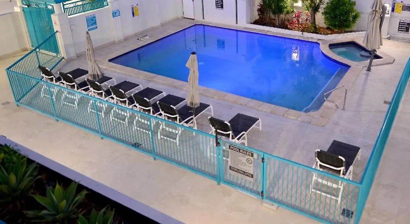 Paradise Isles OUTDOOR_POOL