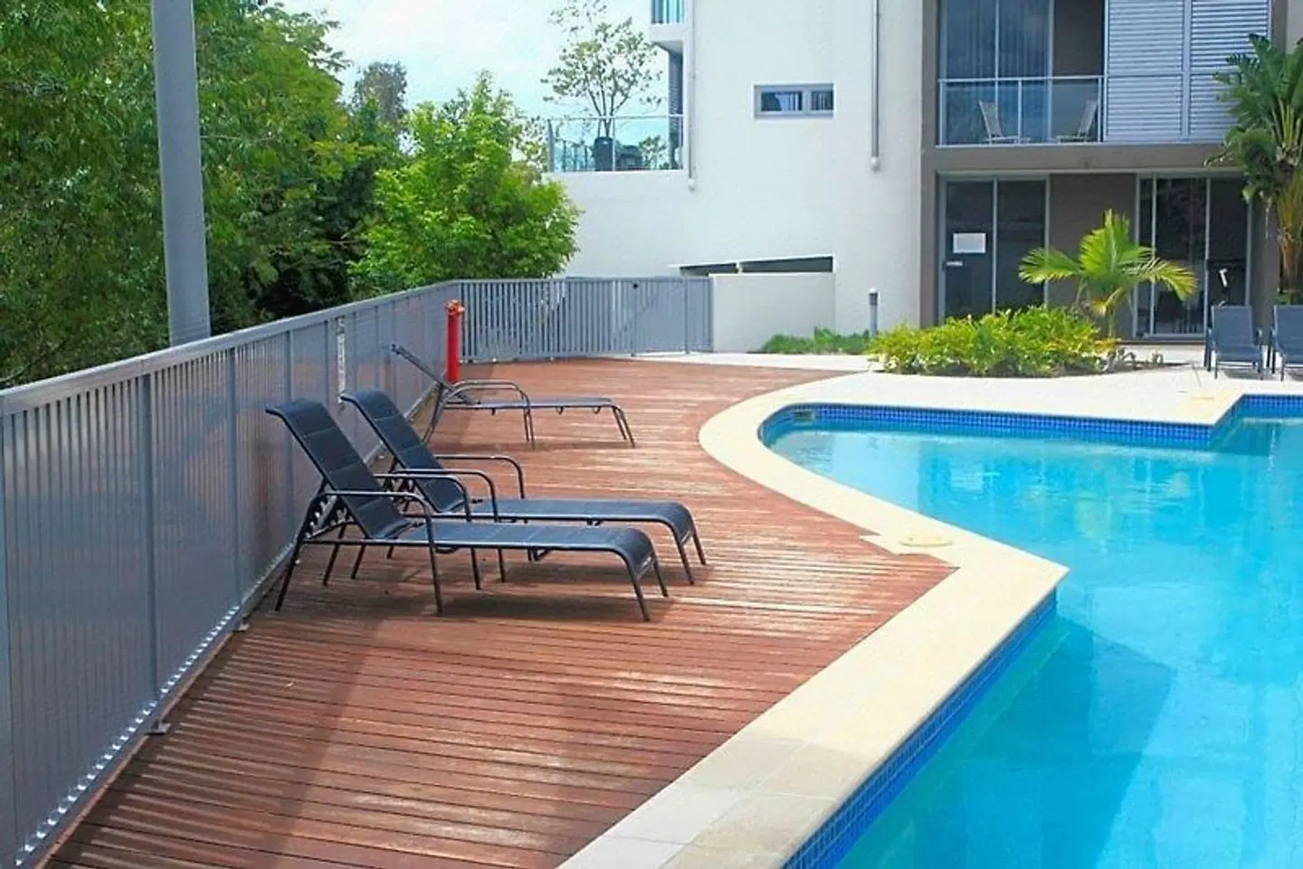 Signature Waterfront Apartments OUTDOOR_POOL