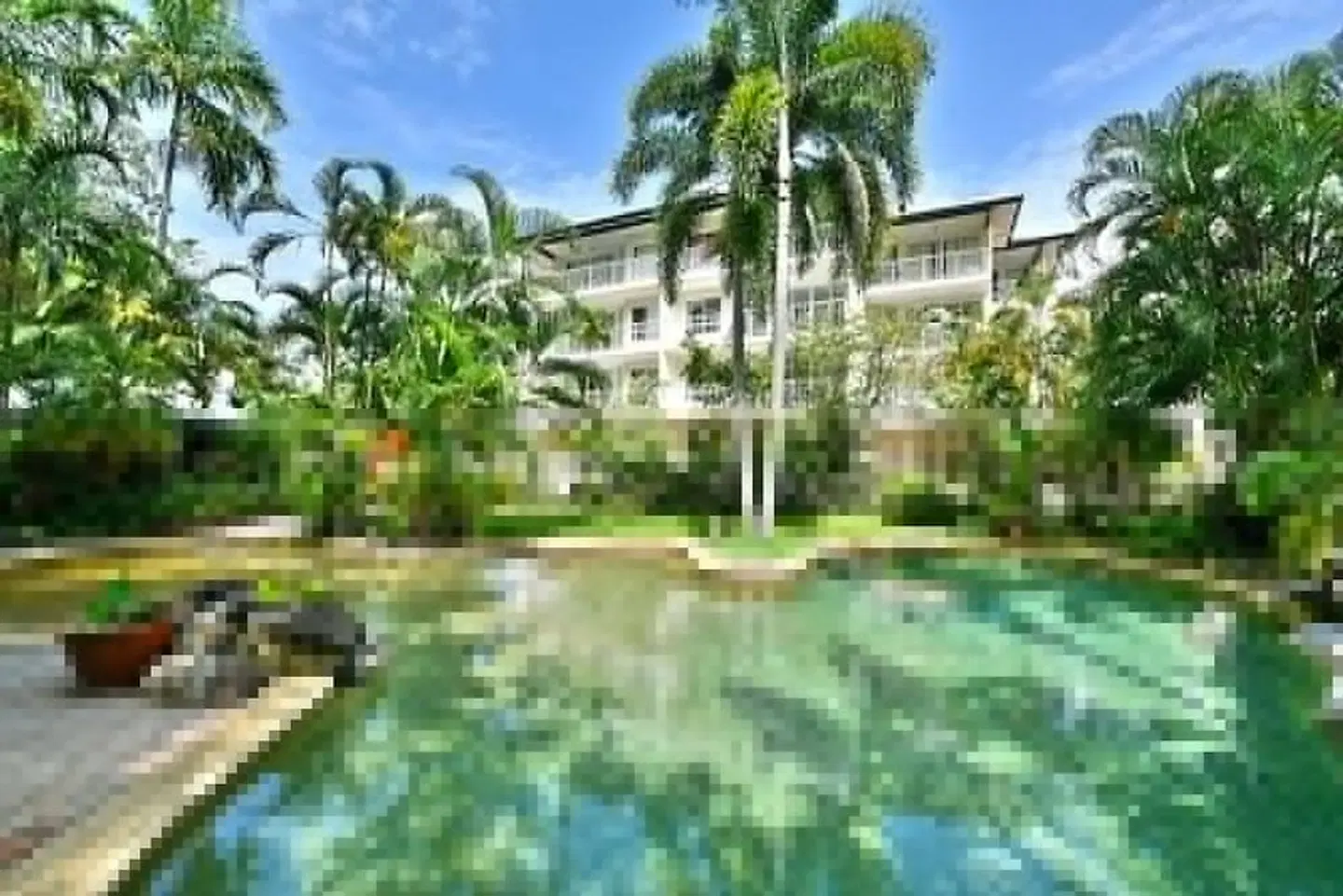 Golden Sands Beachfront Apartment Resort OUTDOOR_POOL
