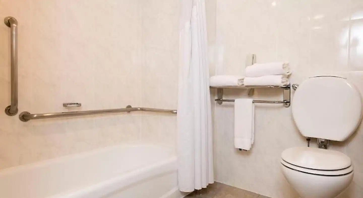 Holiday Inn Express Puerto Madero Badezimmer