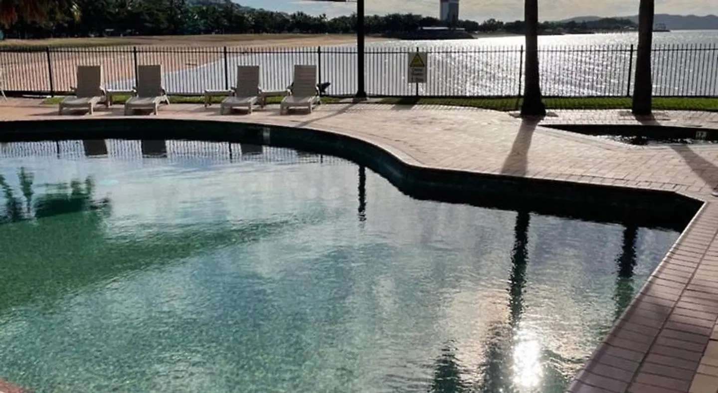 Australis Mariners North Holiday Apartments OUTDOOR_POOL