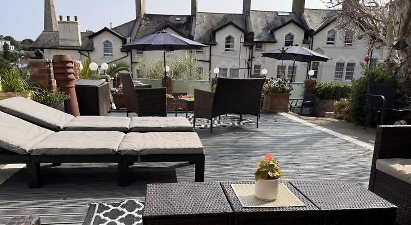 The Shirley Terrasse