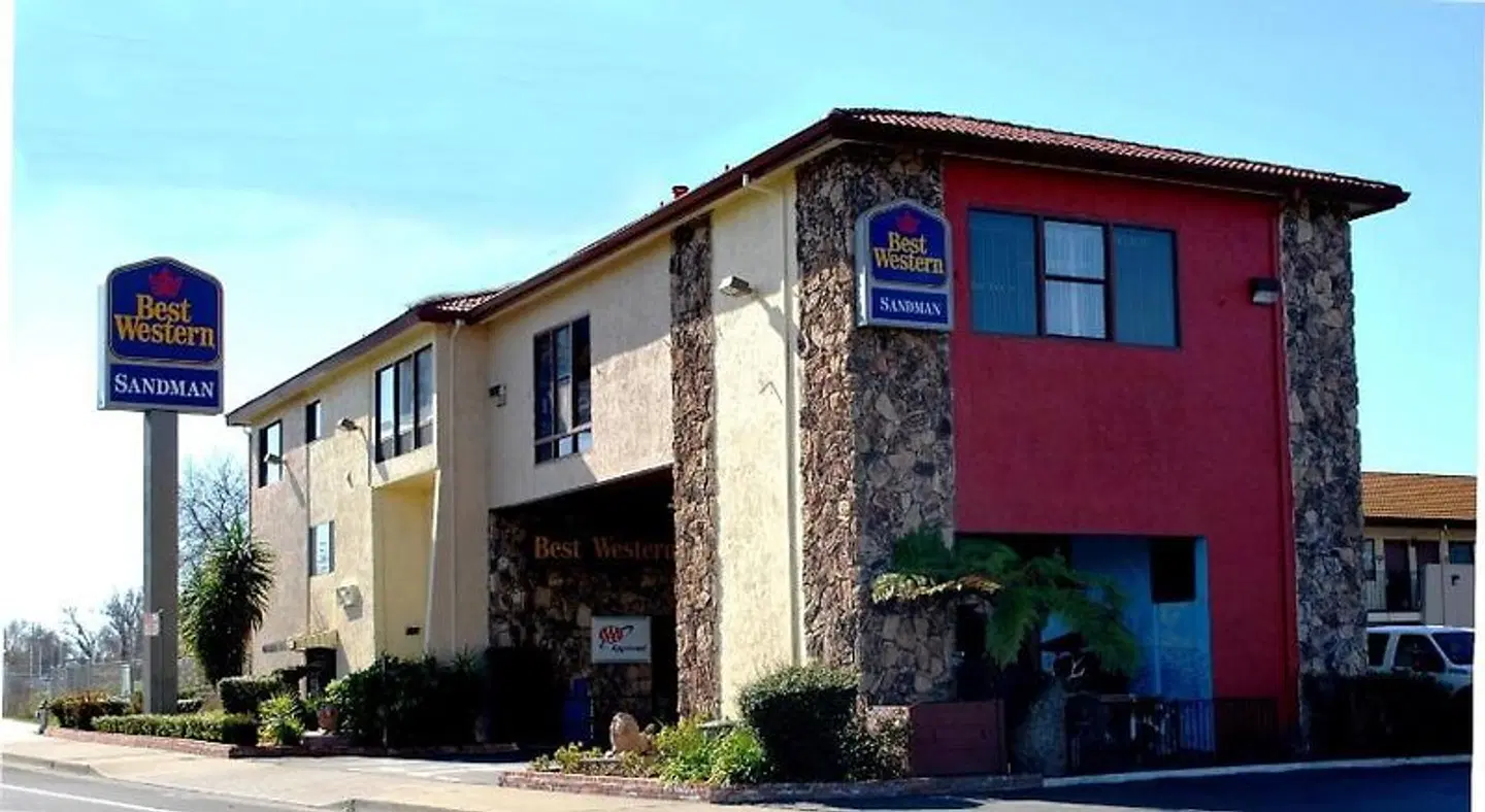 Best Western Sandman EXTERIOR