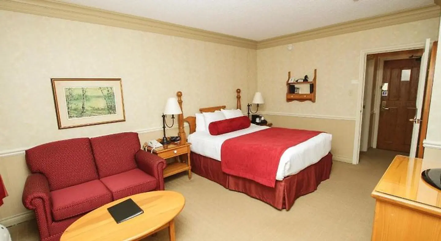 Best Western Parkway Inn & Conference Centre ROOM_EXAMPLE