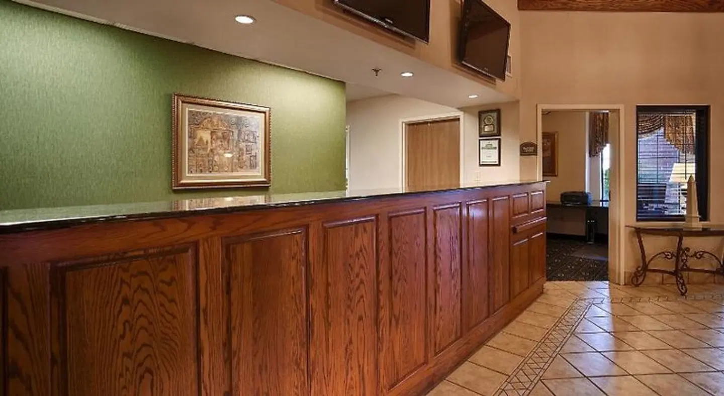 Best Western Plus Executive & Suites LOUNGE_LOBBY