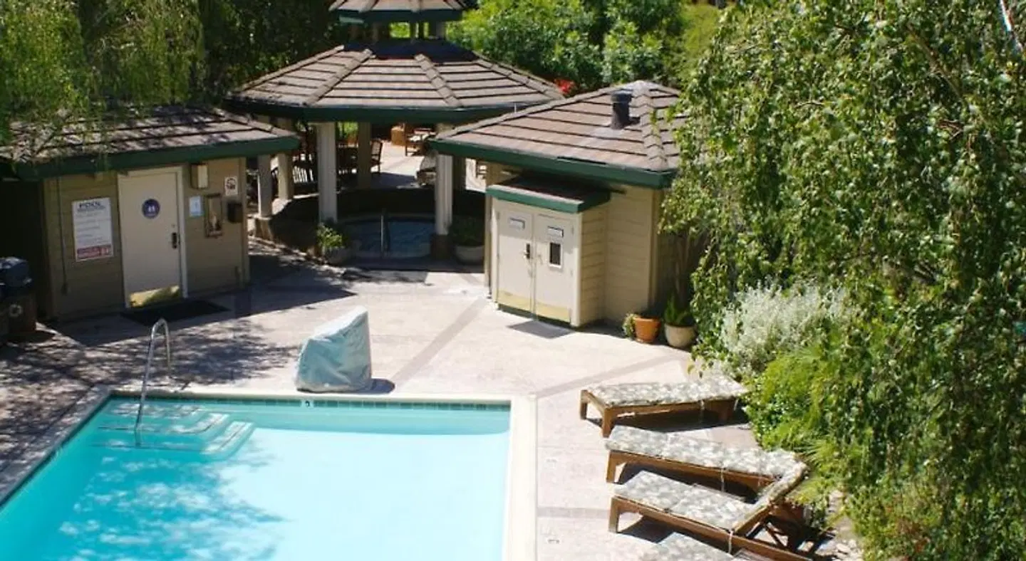 Sonoma Valley Inn, Tapestry Collection by Hilton OUTDOOR_POOL