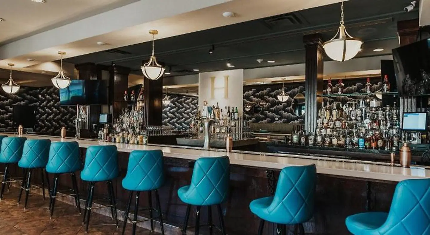 Hilton Dallas/Southlake Town Square Bar