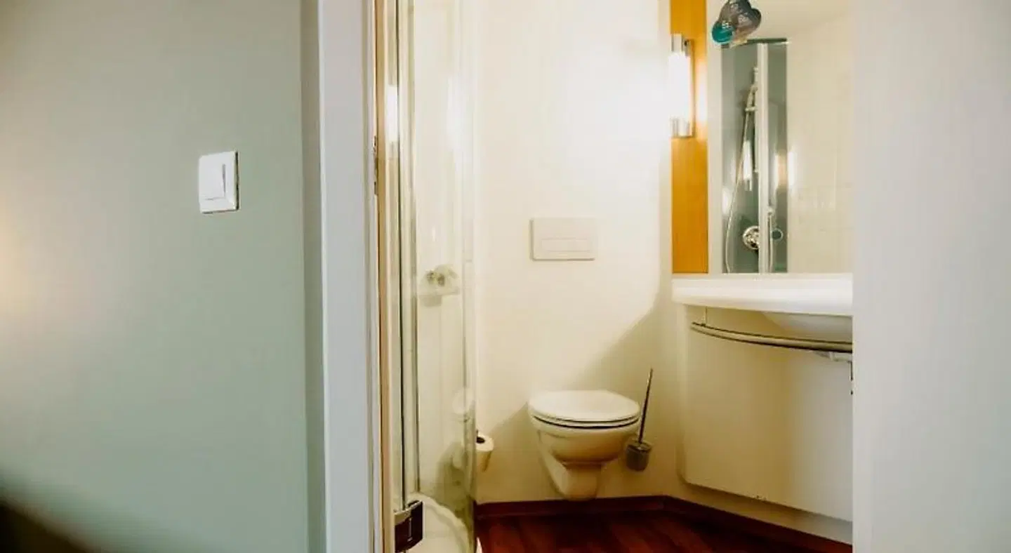 ibis Sofia Airport Badezimmer