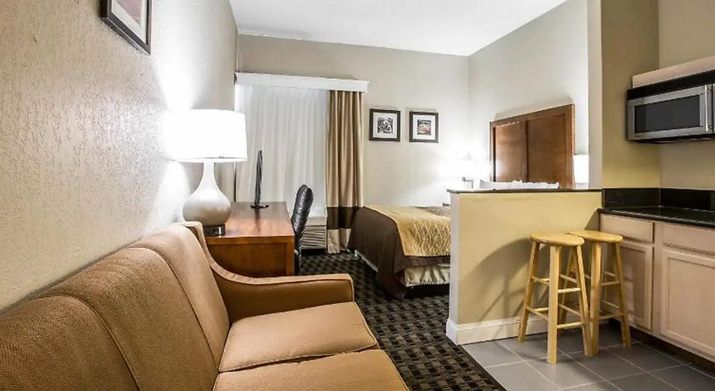 Best Western Plus Greenville I-385 Inn & Suites ROOM_EXAMPLE