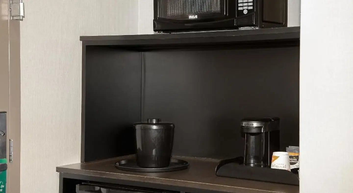 Quality Inn & Suites Kingston HEALTH_BEAUTY