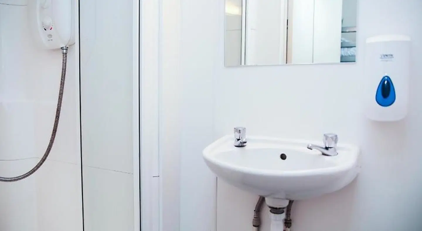 St Christopher's Inn Edinburgh Original Badezimmer