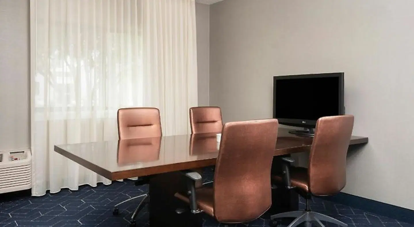 Courtyard by Marriott Dallas-Fort Worth/Bedford ROOM_EXAMPLE