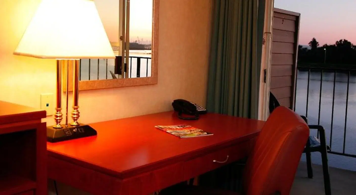 Executive Inn & Suites Embarcadero Cove HEALTH_BEAUTY