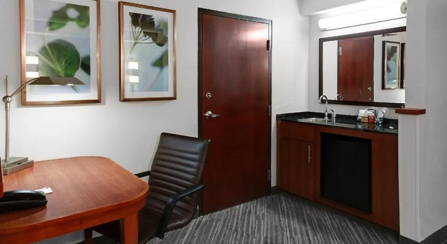 Hyatt Place Pittsburgh Airport ROOM_EXAMPLE
