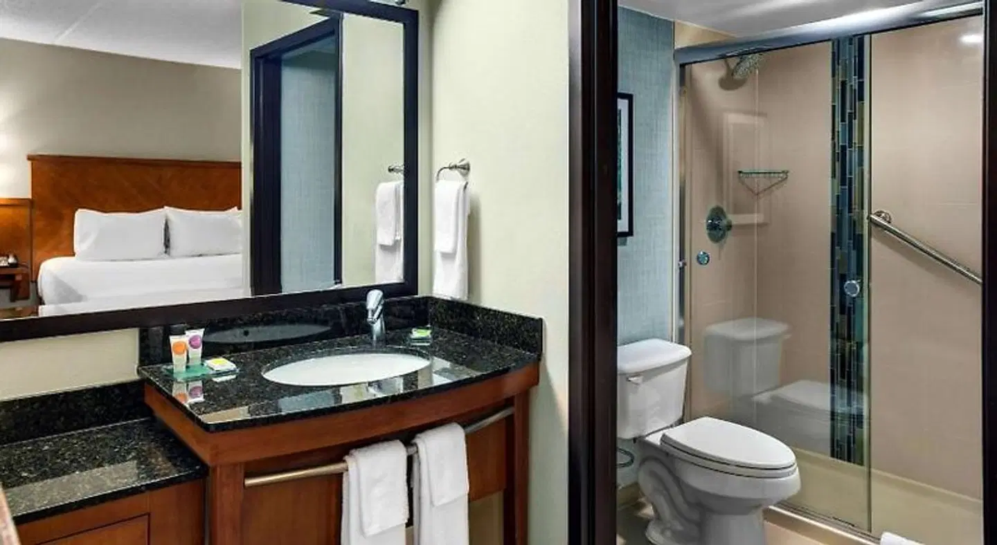 Hyatt Place Pittsburgh Airport Badezimmer