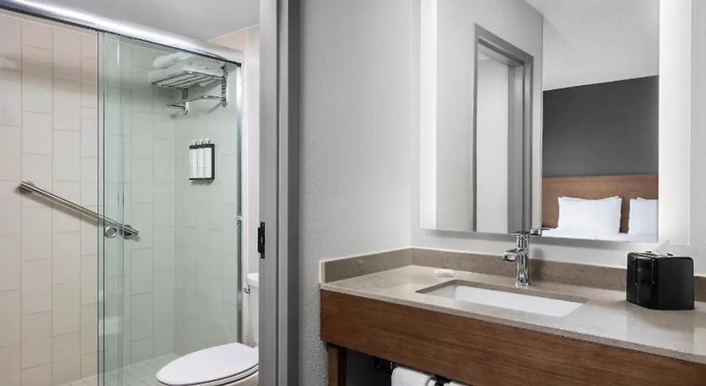 Hyatt Place San Antonio Riverwalk Badezimmer