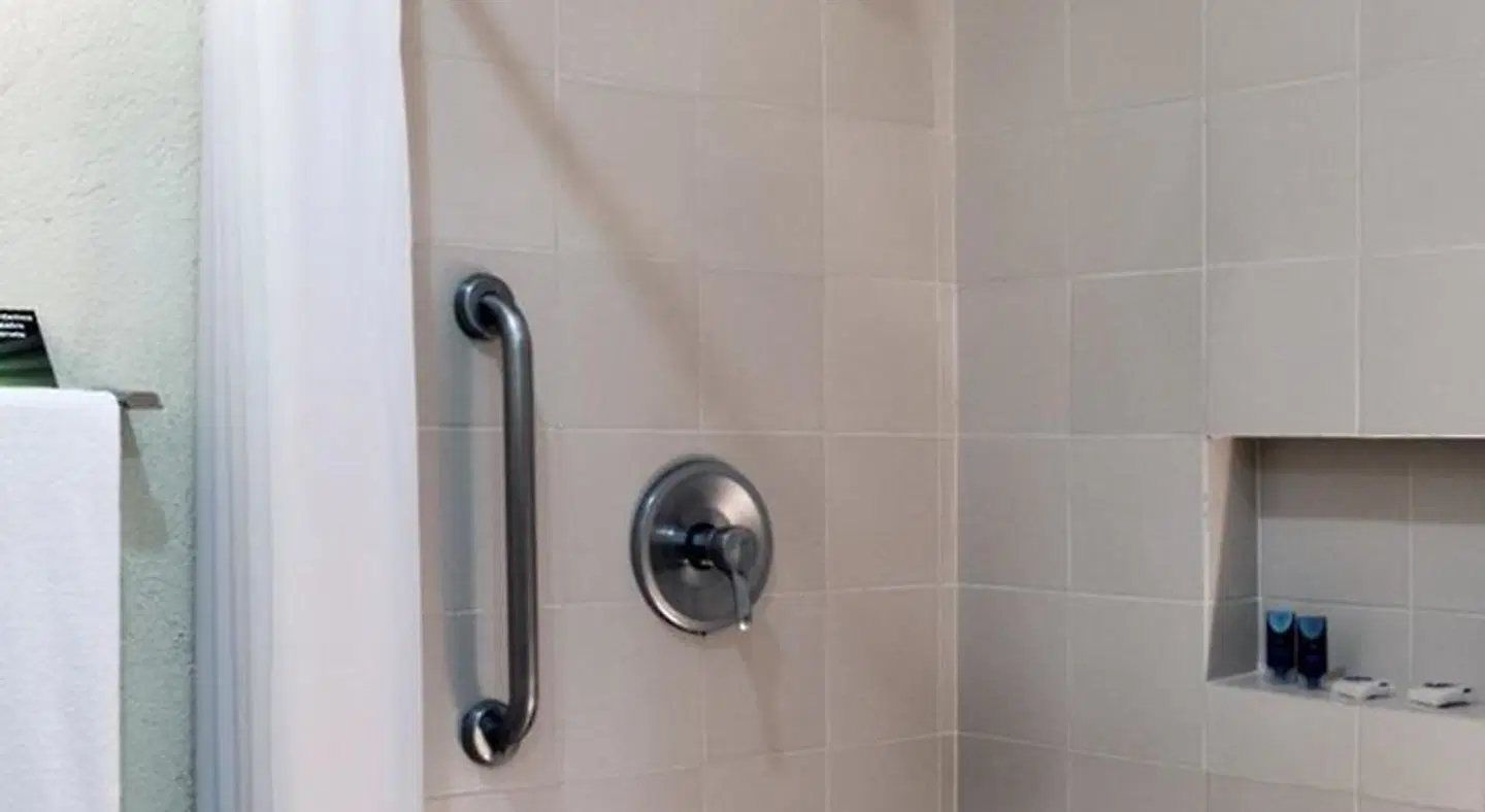 Comfort Inn Puerto Vallarta Badezimmer