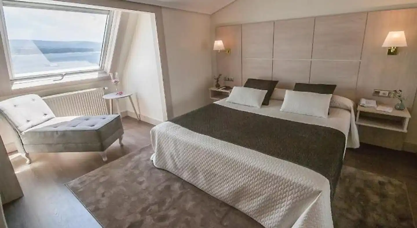 Hotel & Talaso  Louxo La Toja Wohnbeispiel