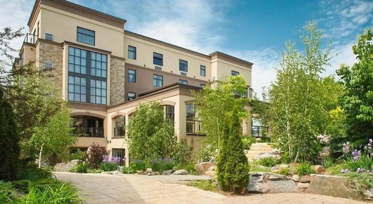 Best Western Plus Perth Parkside Inn & Spa EXTERIOR