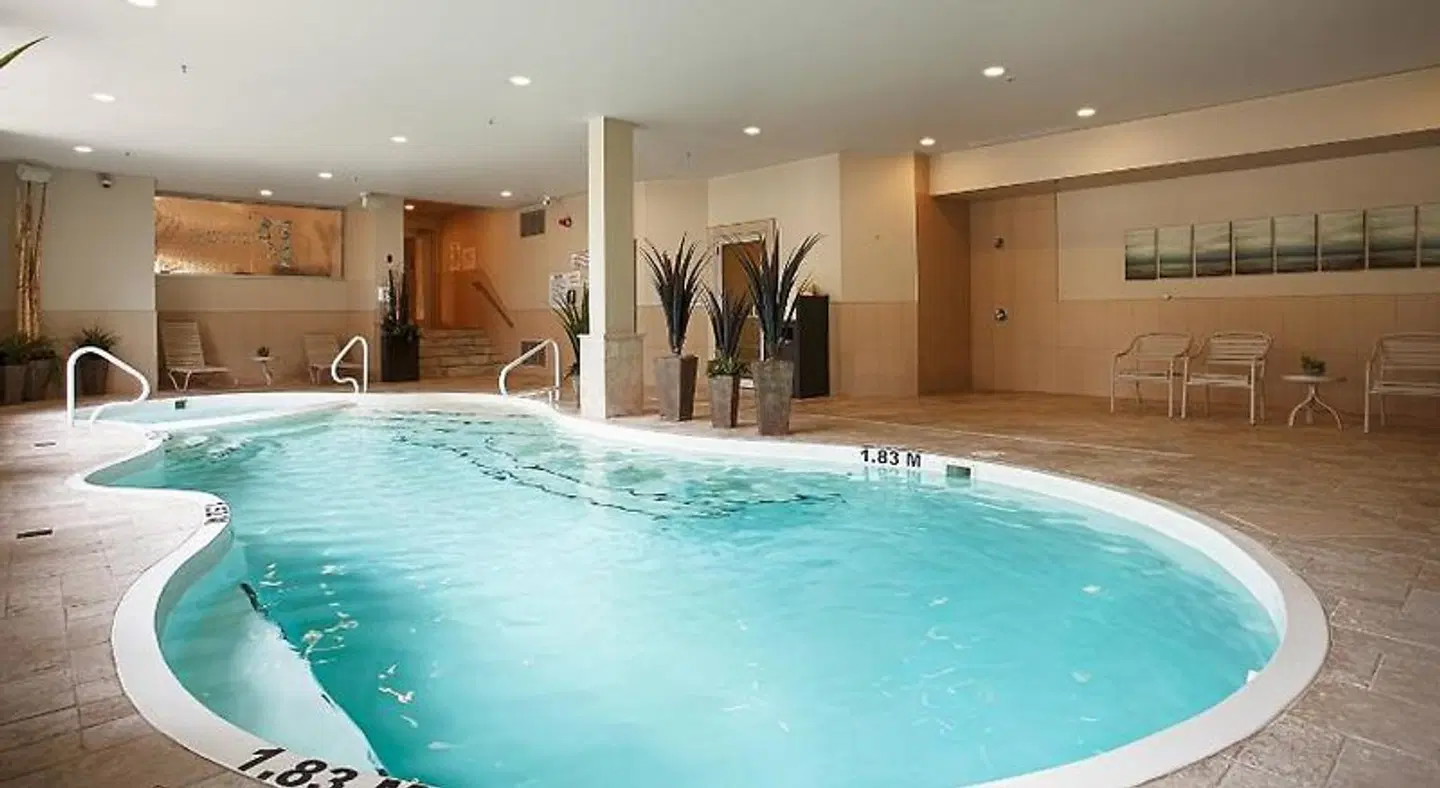 Best Western Plus Perth Parkside Inn & Spa Hallenbad