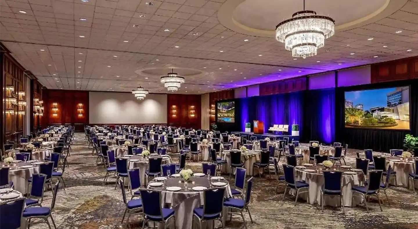 Courtland Grand Hotel, Trademark Collection by Wyndham Restaurant