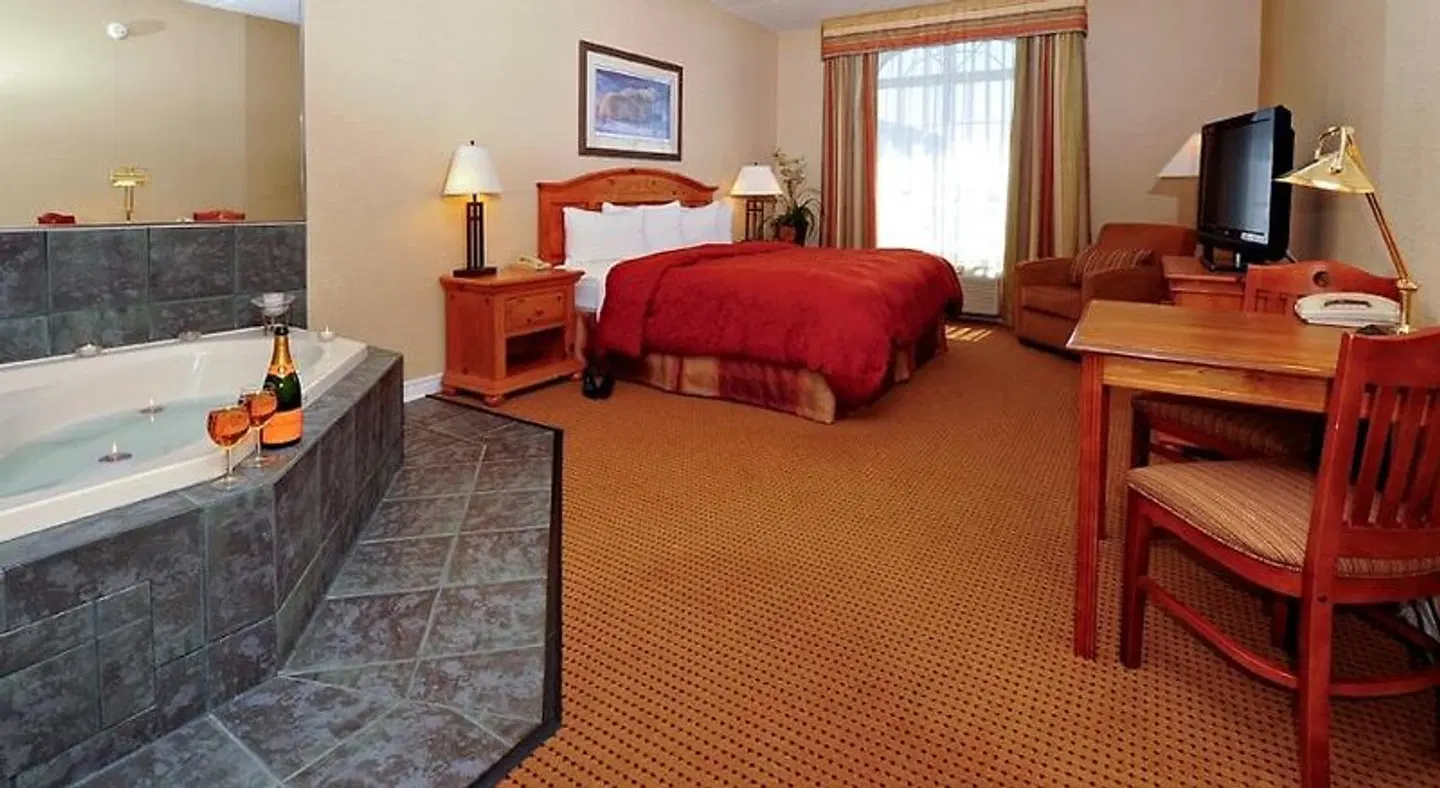 Quality Inn & Suites ROOM_EXAMPLE
