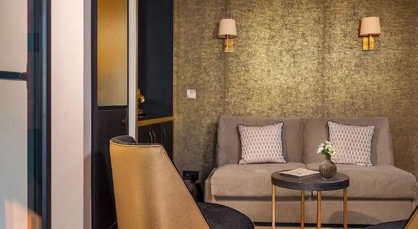 Niepce Paris, Curio Collection by Hilton Wohnbeispiel