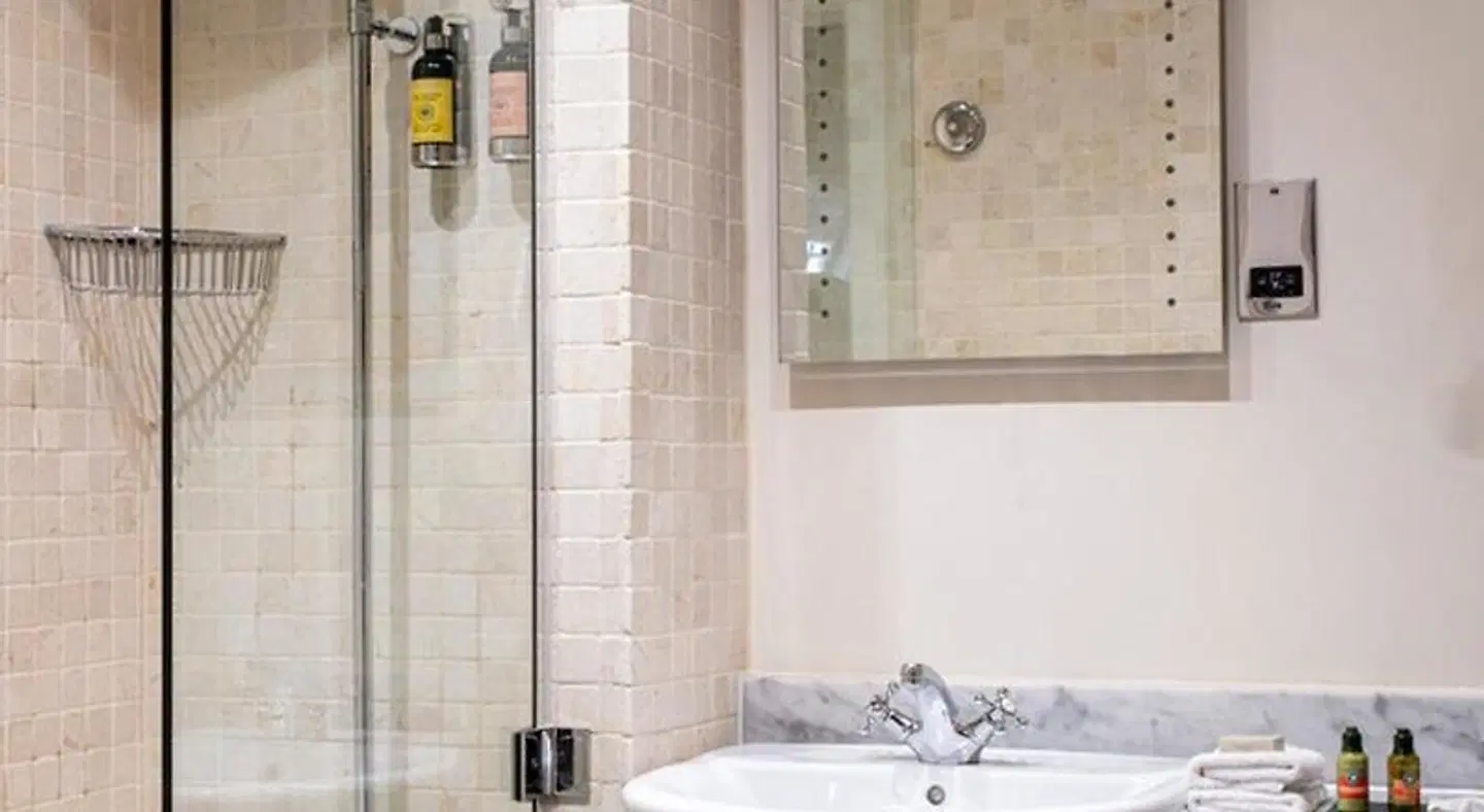 The South Sands Hotel Badezimmer