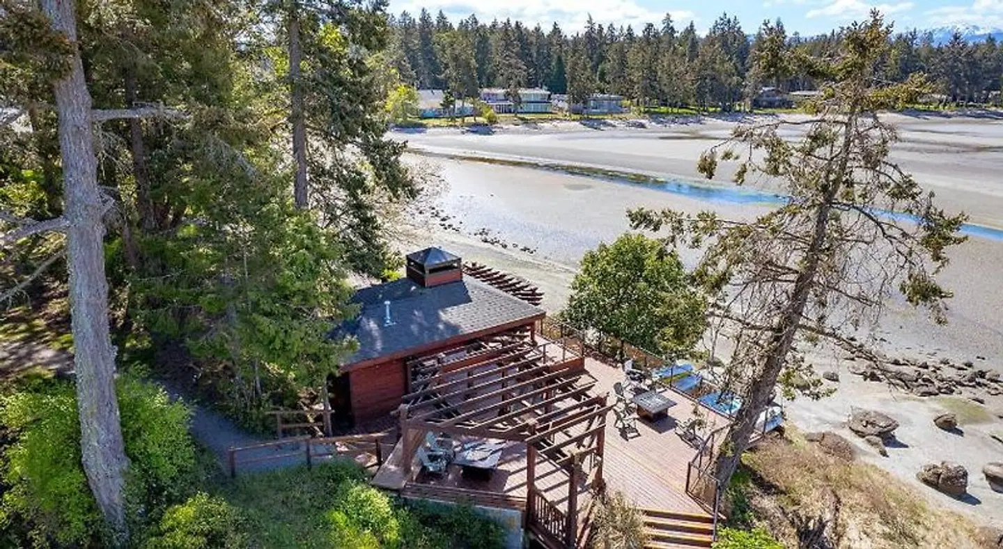 Pacific Shores Resort & Spa LANDSCAPE