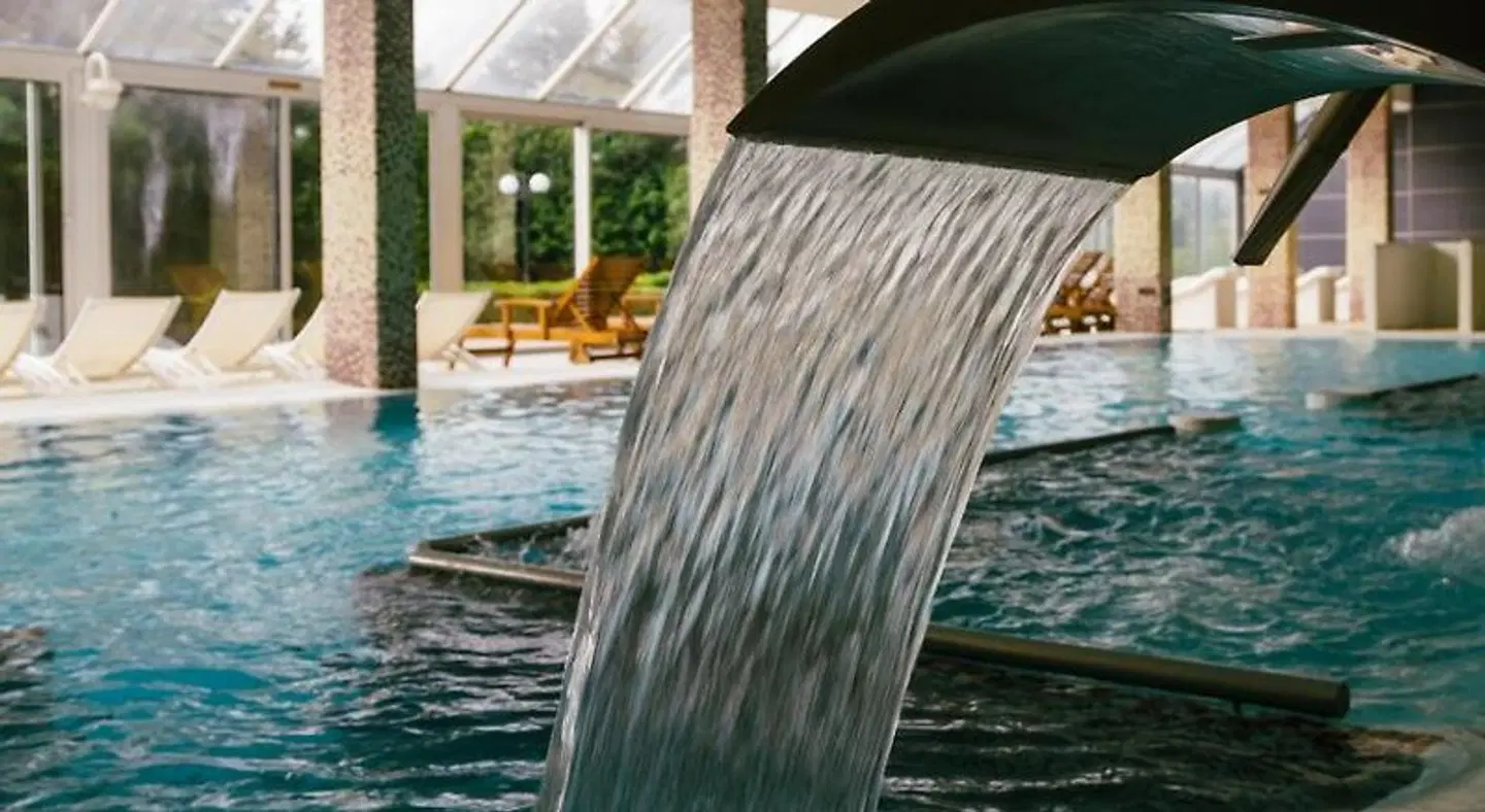 Château Les Dryades Golf & Spa Hallenbad