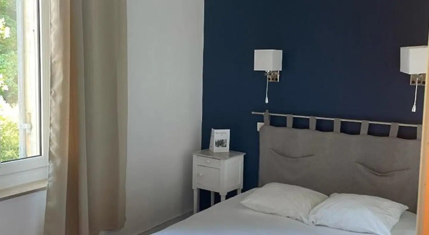 Constantin ROOM_EXAMPLE