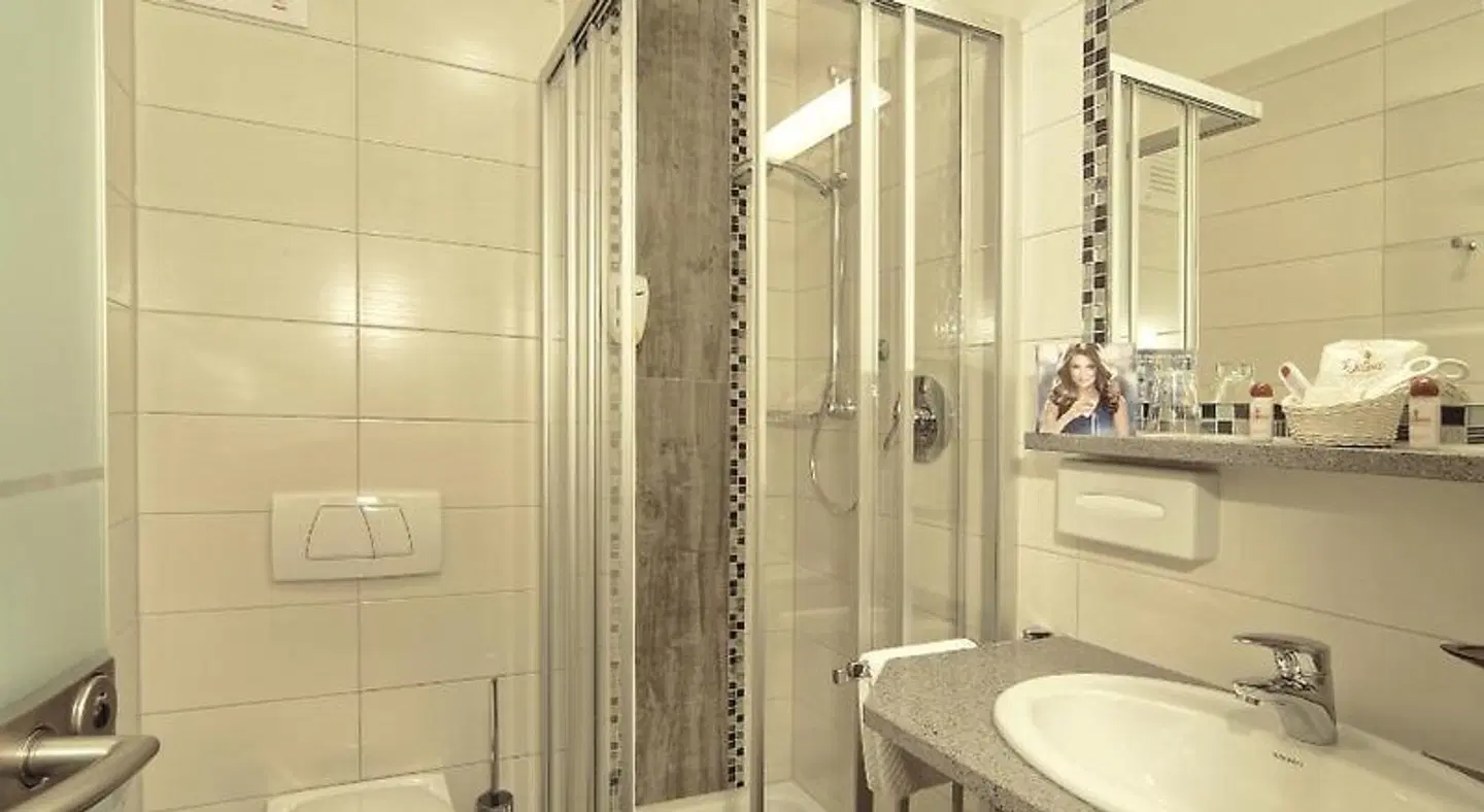 Hotel Neuhäusl Badezimmer