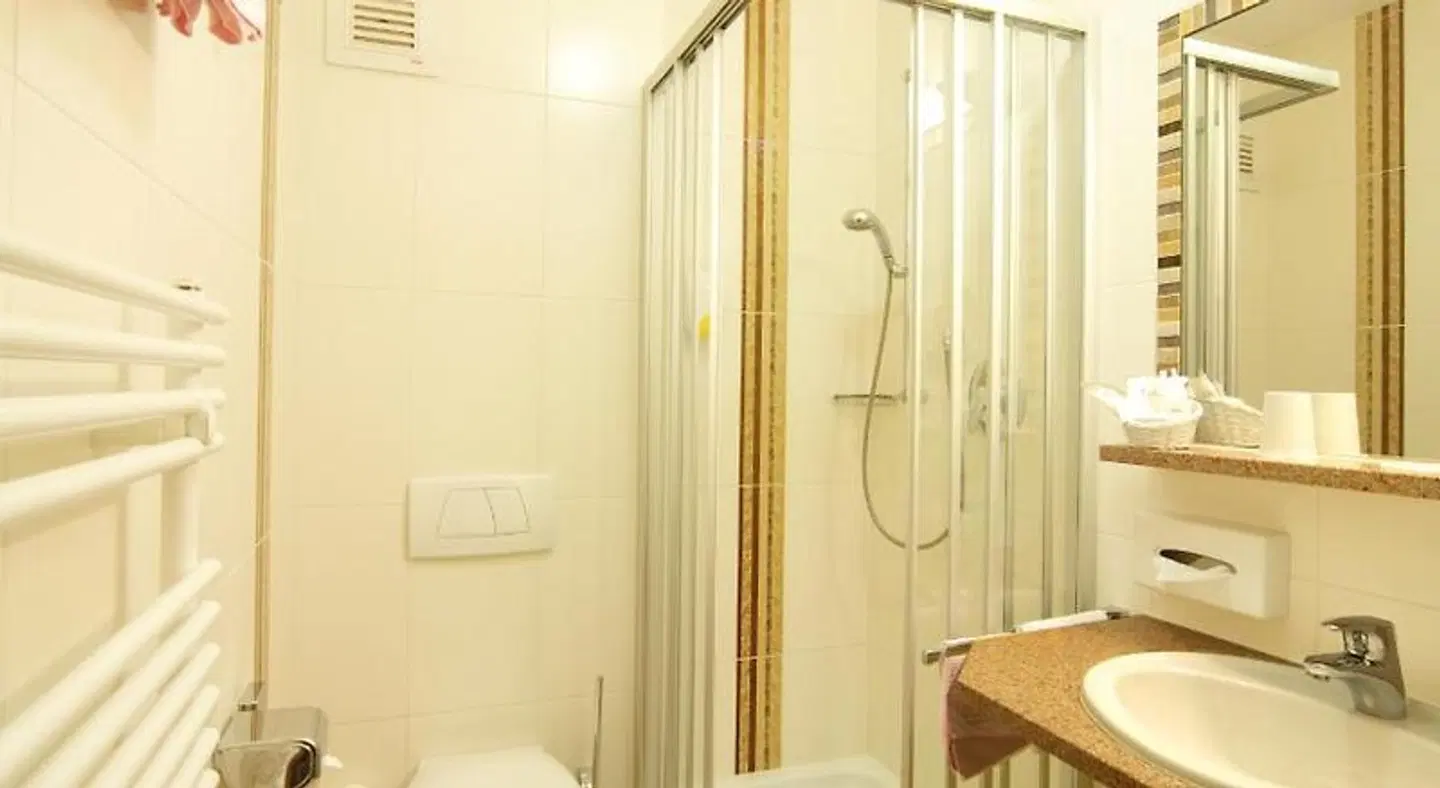 Hotel Neuhäusl Badezimmer
