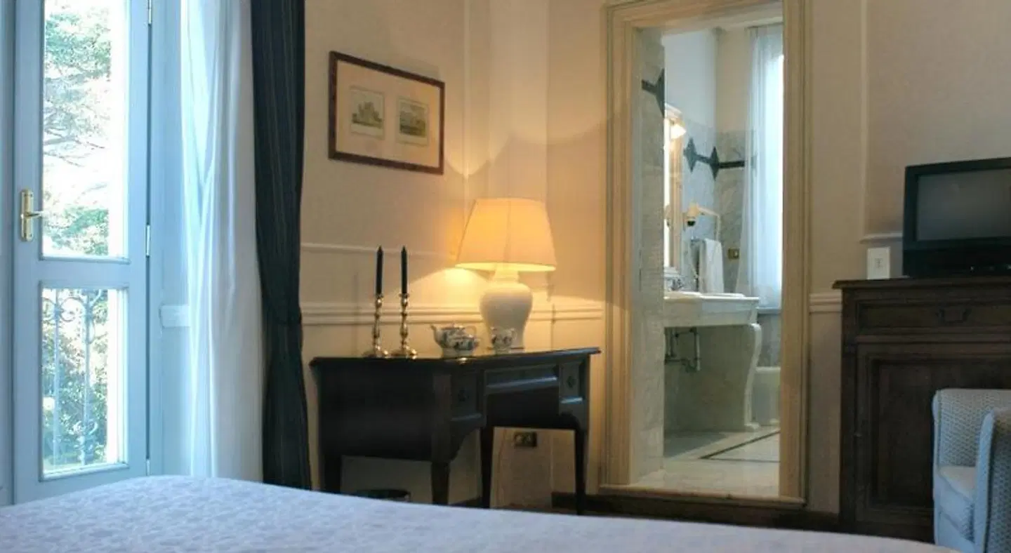 Flora ROOM_EXAMPLE