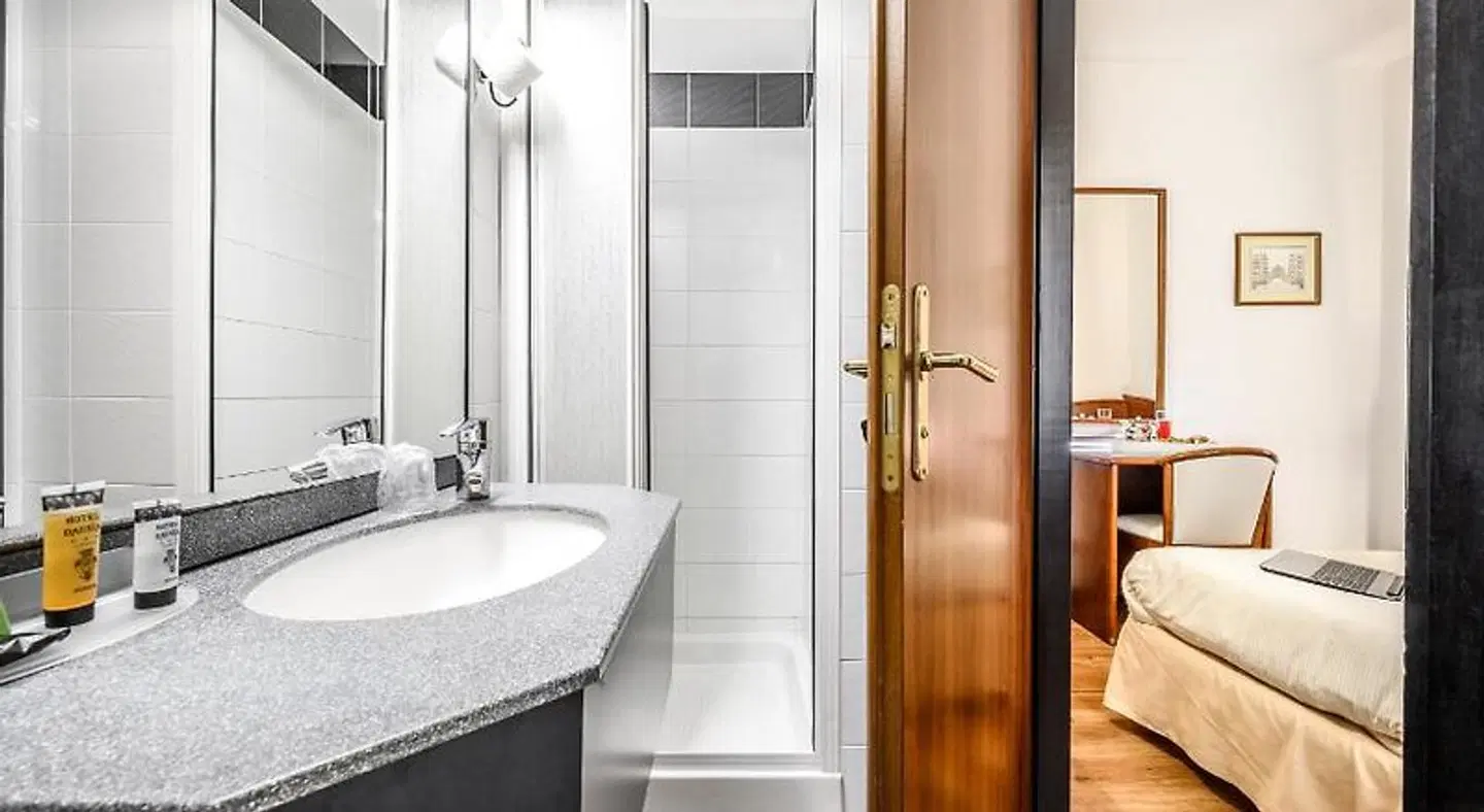 Hotel Daunia Badezimmer