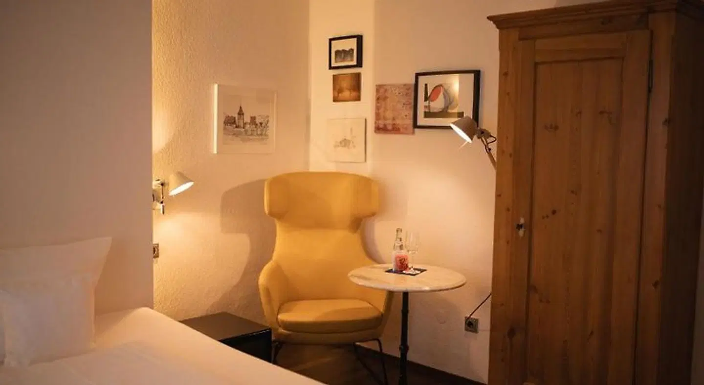 Am Main ROOM_EXAMPLE