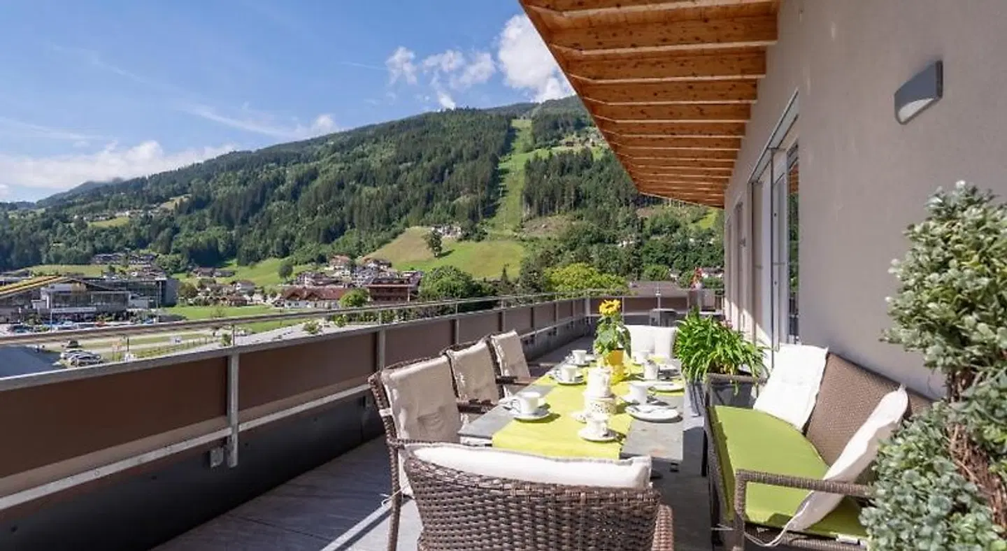 Aparthotel AlpTirol Terrasse