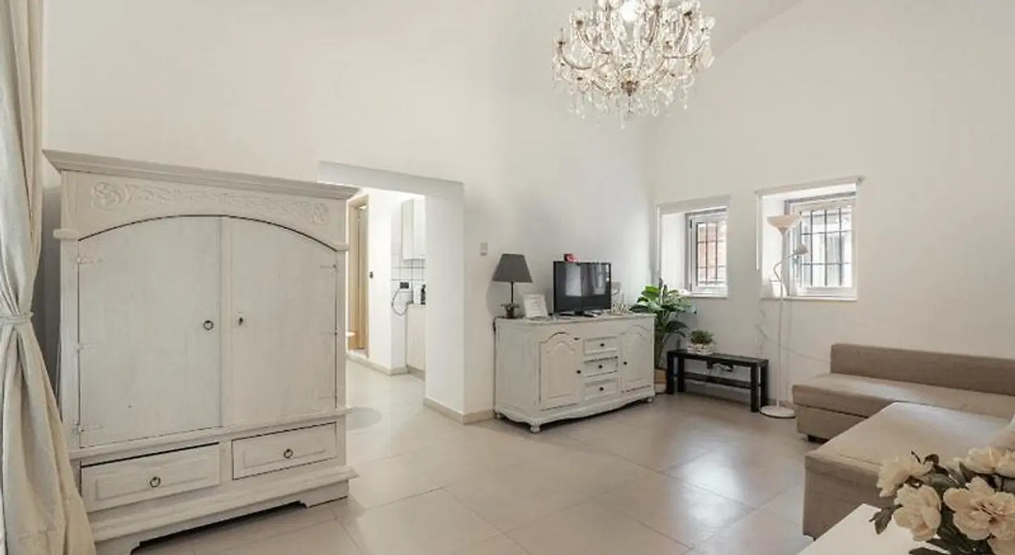 Zefnea House ROOM_EXAMPLE